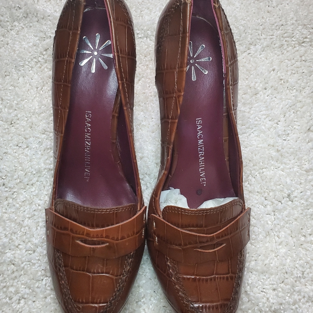 New Never Worn QVC Issac Mizrahi leather size 7 1/2 heels